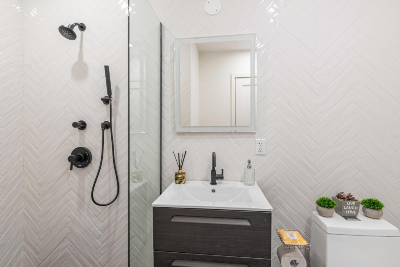 Ferienhaus Luxe Studio Apt With Charming Juliet Balcony New York